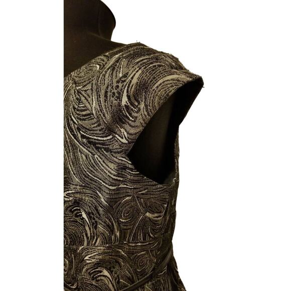 London Times Black Gray Swirled Metallic Cap Sleeve Belt Waist Dress NWT Size 10 - Picture 9 of 9